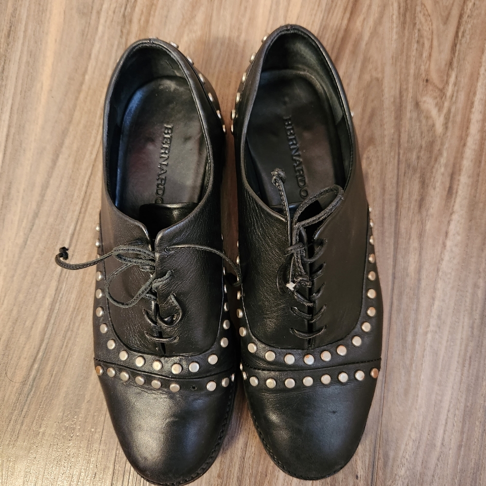 Bernardo studded oxfords size 7.5m